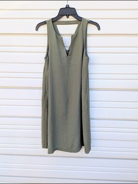 Banana Republic Sleeveless V-Neck Shift Dress in Olive Green